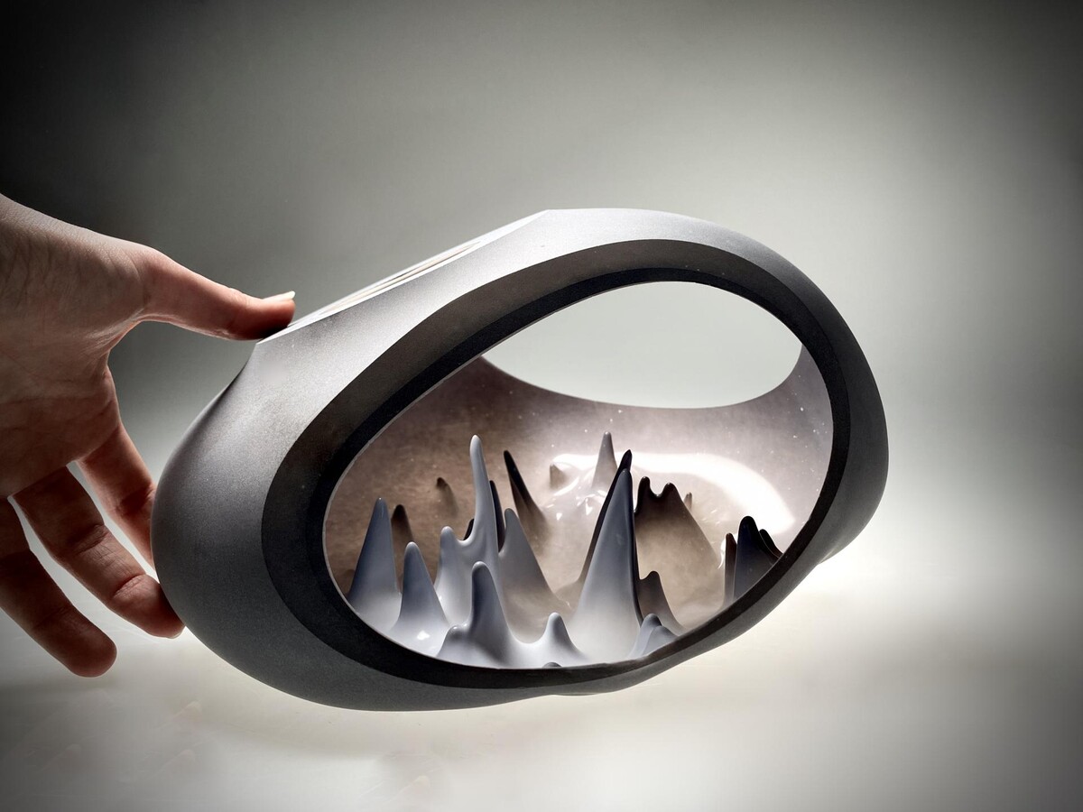 Roos Peeters, BA (Hons) Ceramics & Glass, UCA Farnham